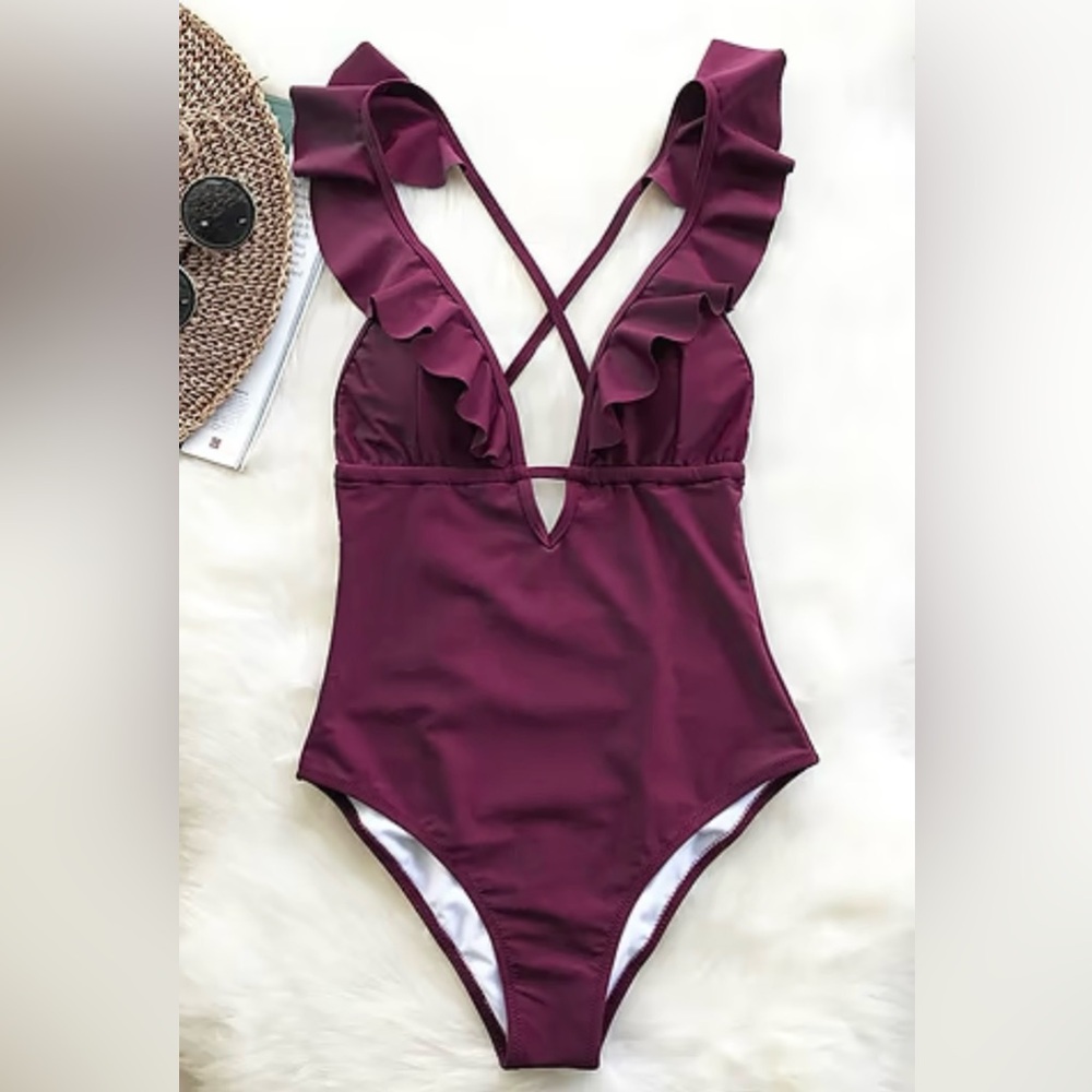 Cupshe Heart Falbala One-piece Swimsuit